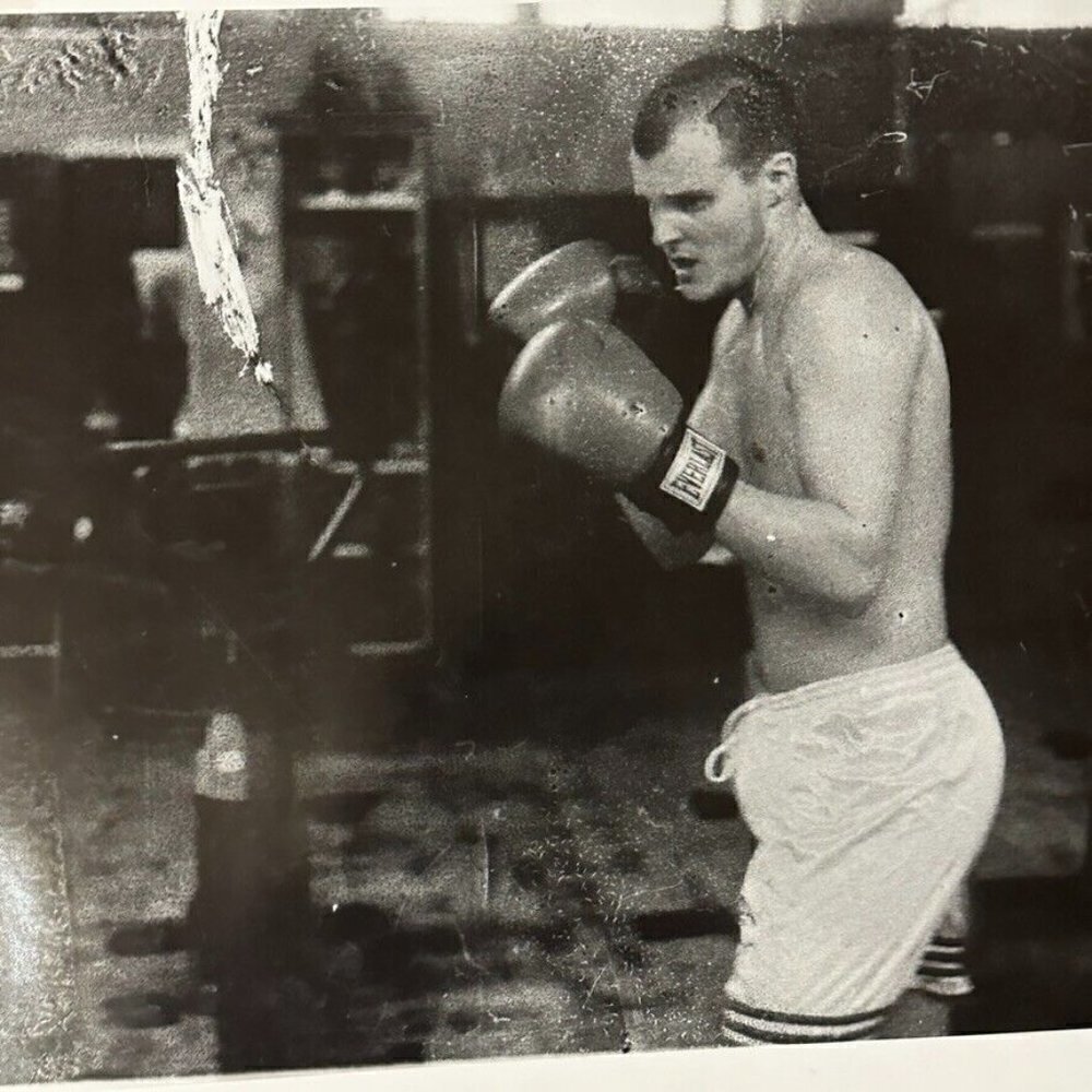 Photograph Silver Gelatin Print Janine Gordon Signed 20x24" B/W Boxing Gleasons - Picture 3 of 10
